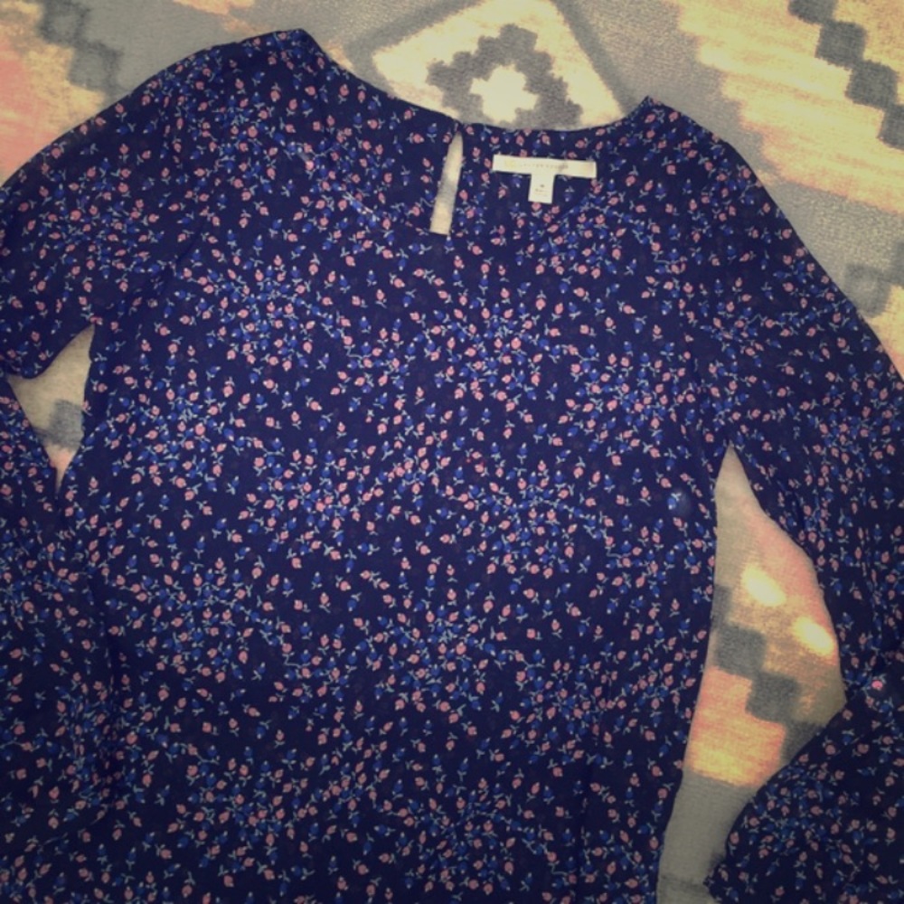 Lauren Conrad floral blouse size M